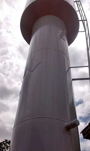 Caixa d'água elevada metálica Caixa d'água elevada metálica