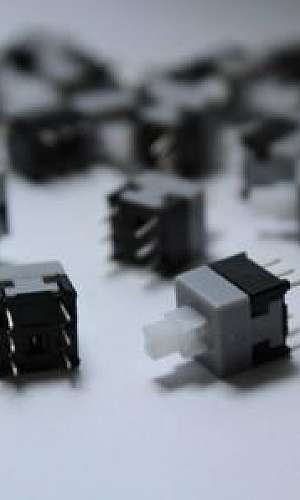 Chave táctil com trava Chave táctil com trava